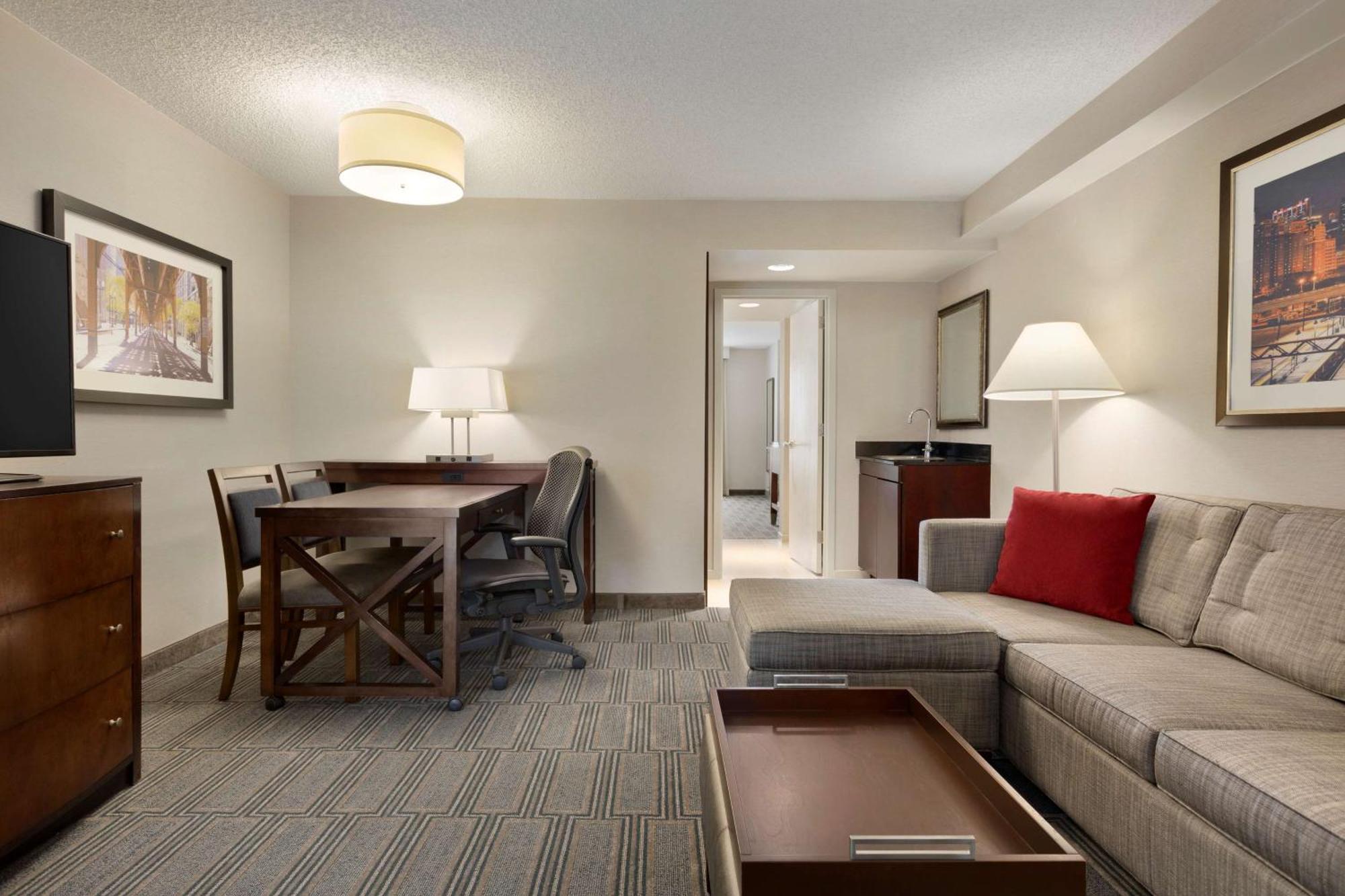 Embassy Suites By Hilton Chicago Lombard Exterior foto