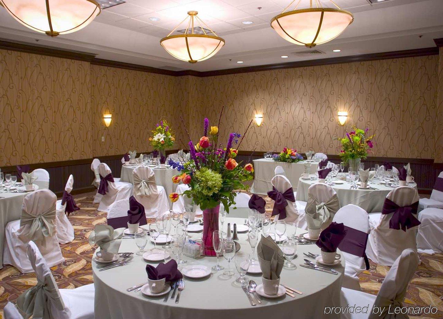 Embassy Suites By Hilton Chicago Lombard Restaurante foto